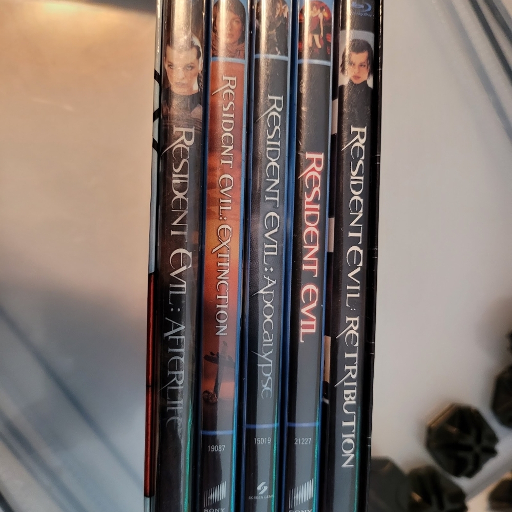 Resident Evil Collection Box Set - Picture 2 of 2